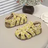 Sandalias Birkenstock Infantiles de Suela Gruesa y Punta Cerrada Modelo Verano 2026 para Niñas Cómodas Casuales Romanas Tejidas para Exteriores Zapatos de Playa