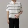 Polo de Manga Corta con Solapa a Rayas Negras para Hombre en Verano Estilo Coreano Moderno Ropa de Trabajo Tejido de Seda de Hielo Camiseta de Media Manga