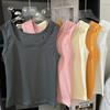 Camisola Pequena Feminina para Usar por Cima ou por Baixo Base e Cobertura Interna Seios Alça Larga Top de Yoga Colete Estilo Americano Sem Bojo