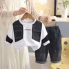 Conjunto de Ropa de Otoño para Niños 2026 Nuevo Estilo Conjunto de Dos Piezas de Manga Larga Patchwork para Niños Ropa de Bebé de Moda