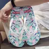 Chanclas para hombre, sandalias de playa de verano de moda para exteriores, pantuflas antideslizantes y resistentes al desgaste para hombre