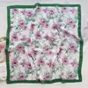 Novo Lenço de Seda Versátil e Moderno com Estampa Floral para Primavera e Verão Xale para Ar Condicionado do Escritório Usado com Camiseta Lenço Quadrado Pequeno Estiloso