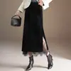 Elegante falda de retazos de terciopelo y encaje para mujer, nueva falda de cintura alta de longitud media para otoño e invierno 2026, falda recta adelgazante