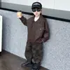 Roupa de Outono para Meninos Jaqueta de Couro 2026 Novo Estilo Menino Bonito Estilo Motociclista Jaqueta Infantil Estilo Hong Kong Estilo Retrô Casaco Trench