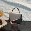 2025 Primavera y Verano Nuevo Diseño Nicho Lujo Ligero Bolso Cuadrado Pequeño de Mano Bolso de Hombro de Moda para Mujer Bolso Bandolera Estilo Occidental Venta al por Mayor