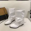 Tacón grueso, que aumenta la altura, punta fina, botas retro 2026 para mujer, nuevo estilo primavera/otoño, botines adelgazantes para figuras petite