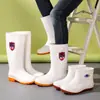 Botas de chuva brancas, resistentes a óleo, ácidos e álcalis, antiderrapantes, de cano alto, adequadas para fábricas de alimentos, botas de trabalho sanitárias, botas para água rasa, sapatos de trabalho unissex para chefs
