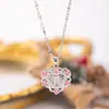 Colar com Pingente de Flor e Letra 26 Moda Transfronteiriça Europeia e Americana Luxo Leve Joias Modernas Femininas Presente de Festa Fabricante Atacado