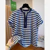 Camiseta Jovem Manga Curta Color Block Listrada com Zíper Parcial para Mulheres Plus Size 120kg, Top Solto Emagrecedor Estilo Coreano de Verão