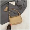 Bolso Pequeño de Alta Gama y Elegante para Mujer 2025 Nuevo Verano Versátil Bolso Cruzado Bolso de Mano Moderno Súper Popular Bolso Tote Pequeño