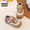 Tênis esportivos infantis, novos modelos de outono, tênis versáteis para meninas, sapatos casuais estilo coreano para meninas jovens, sapatos para bebês com sola macia