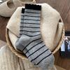 Meias Femininas de Cano Médio Meias Grossas de Lã para Inverno Quentes Ins Color-Block Listradas Tendência Meias de Cano Médio Meias Femininas