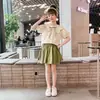 Conjunto de Verão para Meninas 2025 Novo Estilo Roupa Infantil para Crianças Moda para Meninas Gola Boneca Manga Curta Saia Conjunto de Duas Peças Tendência