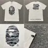 Camiseta unisex de manga curta da marca tendência BAPE, co-branded com design de camuflagem de cabeça de macaco, caimento solto de alta qualidade