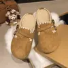 Sapatos femininos estilo Birkenstock super populares bordados, nova coleção outono/inverno 2026, design de chinelo fechado sem cadarço, chinelos de algodão versáteis para uso externo