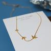 Estilo Ins Europeo y Americano Transfronterizo Retro Golondrina Pájaro Volando Golondrina Voladora Paloma de la Paz Collar Cadena de Clavícula Acero de Titanio Chapado en Oro para Mujeres