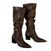 Botas brancas de salto alto franzidas para mulheres, novo estilo outono e inverno 2026, botas de montaria de salto grosso bico fino, botas longas que aumentam a altura para mulheres