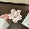 Presilha de Cabelo com Flor Artificial e Vibe Sonhadora, Perfeita para Fotos, Acessório de Cabelo Estilo Férias na Praia, Presilha de Tubarão para Cabelo Semi-Preso, Super Estilo Fada