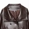 Moda Femenina Transfronteriza Europea y Americana Nueva Colección Invierno 2025 Gabardina de Cuero Sintético de Doble Botonadura con Cinturón y Solapa Decorada W063 Z103