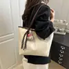 20256 Nova Moda Tendência Retrô Grande Capacidade Bolsa de Ombro Simples Versátil Tote para o Dia a Dia Bolsa de Mão Grande Feminina