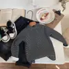 Ropa interior térmica de invierno Muno para niños, ropa de abrigo para niños, estilo coreano para niños, top de cuello medio alto engrosado, bebé con rayas, manga larga