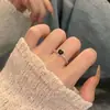 Anillo de Estrella de Circonita Negra Estilo Dulce Fresco para Mujer Lujo Ligero Gama Alta Anillo de Dedo de Amor Moda Distintivo Anillo de Traje
