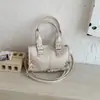 2026 Verão Novo Estilo Estilo Deserto Bolsa de Mão Bolsa para Motocicleta para Mulheres Bolsa Tote Tendência Cor Sólida Fresca Grande Capacidade Bolsa de Ombro