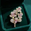 Broche de Hoja de Diamante Colorido para Industria Pesada Aleación Incrustado con Pedrería Rama Hoja Pin Traje Abrigo Chal Ramillete Fábrica Venta al por Mayor