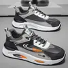 Sapatos Masculinos Primavera Novo Estilo Respirável Sapatos Forrest Gump Masculinos Tendência Versátil Sapatos Esportivos de Solado Grosso Tênis Casuais Sapatos de Pai