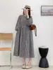Novo vestido xadrez artístico de outono com acabamento em renda nos punhos, vestido de algodão de manga comprida, corte solto, plus size, vestido longo de abotoamento simples