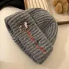 Gorro de invierno para mujer, lindo y grueso para abrigar, versátil y adorable, adecuado para estudiantes, con circunferencia de cabeza grande, estilo coreano, cubreorejas y adelgaza la cara, también adecuado para mujeres posparto