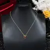 Collar con amuleto en forma de V de oro para mujer, oro rosa de 18 quilates, colgante redondo de nácar blanco, cadena para la clavícula de estilo nicho ins, en stock al por mayor