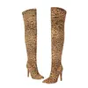 Botas femininas de inverno e outono para cruzar a fronteira, acima do joelho, bico redondo, salto alto, estampa de leopardo, salto fino, tamanho grande, sapatos versáteis, sola de borracha, botas longas femininas antiderrapantes