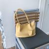 Bolsa de Gran Capacidad para Viajes Transfronterizos para Mujer 2026 Nueva Versátil Elegante Bolso de Hombro Tote Bolso de Axila para Mujer