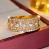 Anillo de Luz Retro de Moda Cross Venta Caliente Incrustado de Circonita Lujo Estilo Punk Personalidad Simple Lleno de Estrellas Joyería de Mano Versátil