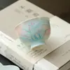 Taza Maestra de Cerámica Orquídea Pintada a Mano Bajo Esmalte Taza con Borde de Flor en Color Azul y Rosa Contraste Set de Té Kung Fu Chino Taza de Degustación de Té Taza Individual