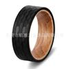 Exportación Europea y Americana 8mm Negro Martillado Acero de Tungsteno Antialérgico Anillo para Hombre Anti-Rayaduras Barril Anillo Interior de Madera Anillo por Lote