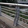 Fábrica de guarda-corpo de aço inoxidável de Shandong cerca de isolamento de tubo composto guarda-corpo de aço inoxidável 304 guarda-corpo de rio