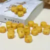 Cuentas de tamiz amarillas de hueso de camello con cuentas sueltas pulsera accesorios de juego de texto de mano