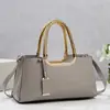 Bolso de mano rojo brillante para bodas, nuevo modelo 2026, bolso de mano para damas de honor, nuevo bolso de noche