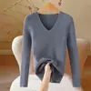 Camiseta básica de cuello en V para mujer, nuevo suéter pullover de otoño e invierno, corte ajustado y favorecedor, top de punto para usar en capas, venta al por mayor para comercio exterior
