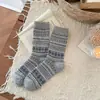 Calcetines de Lana Estilo Étnico Retro para Mujer, Calcetines de Invierno de Media Pantorrilla para Combinar con Botas de Nieve, Calcetines Gruesos y Cálidos para el Hogar Estilo Fair Isle