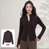 Camisa base estilo Lulu com gola semi-alta e zíper duplo, pode ser usada como camada interna ou sozinha, de manga comprida, versátil, emagrecedora e modeladora do corpo.