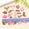 20 Estilos de Colgantes de Aleación de Esmalte Rosa/Marrón de Dibujos Animados Sombrero Vaquero Occidental, Bolsa de Dinero, Cabeza de Vaca, Botas Accesorios para Joyería DIY