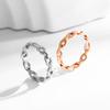 Moda japonesa y coreana anillo de cadena hueca en oro rosa para mujer, temperamento simple, metal de acero de titanio, anillo versátil