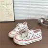 Tênis de Lona para Mulheres 2026 Verão Novo Estilo Estrela Sapatos Casuais Estilo Coreano Cadarço Tênis de Solado Grosso Sapatos Brancos para Mulheres Verão
