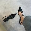 Tan Elegantes~ Sandalias de Tacón Bajo Tipo Kitten con Punta Triangular Estilo Francés para Mujer, Tacón Grueso, Zapatos Nuevos de Verano 2025 de Satén con Tacón Medio y Punta