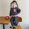 Conjunto de Menina para Primavera e Outono 2026 Novo Estiloso Roupas de Outono Infantis Conjunto Casual de Duas Peças Moda para Bebê Roupas Esportivas