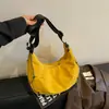 Bolsa de Dumpling de Cor Lisa de Grande Capacidade Nova 2026 Bolsa Transversal de Ombro Único Plissada Versátil Casual Ins para o Trabalho Bolsa de Axila