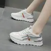 Zapatillas Blancas para Mujer 2026 Nuevas Populares Primavera Antideslizantes Deportivas Casuales Cómodas Versátiles Suela Blanda Retro Zapatos Forrest Gump